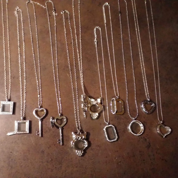 Floating lockets - Picture 1 of 8